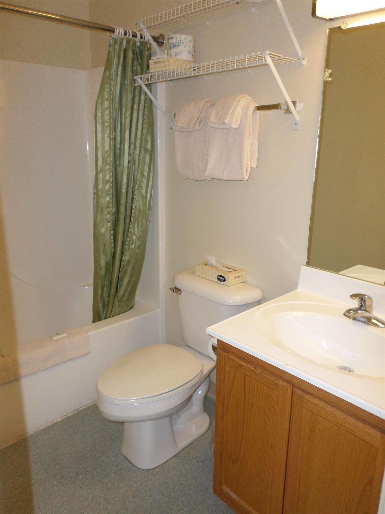 Handys Extended Stay Suites كولشستر المظهر الخارجي الصورة