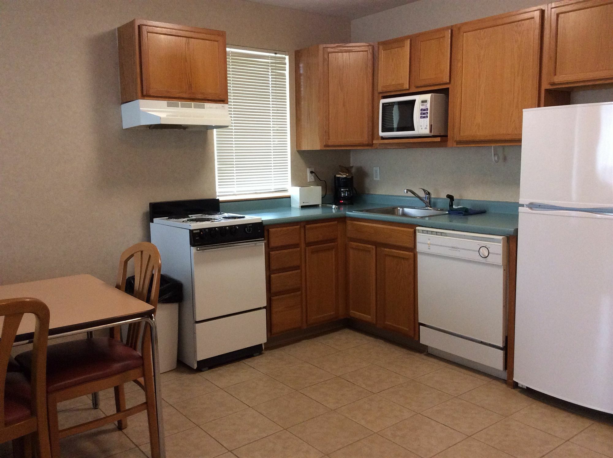 Handys Extended Stay Suites كولشستر المظهر الخارجي الصورة