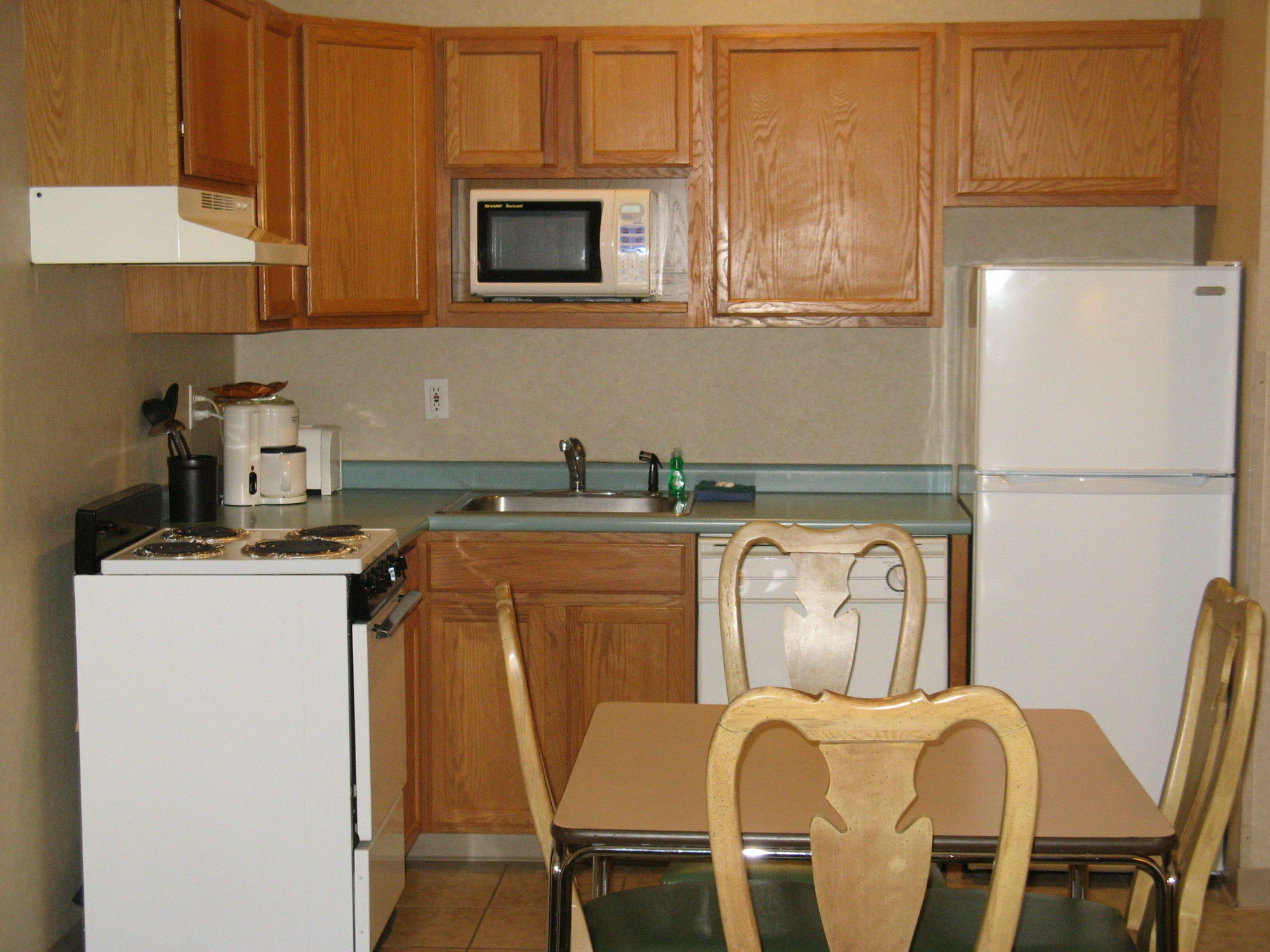 Handys Extended Stay Suites كولشستر المظهر الخارجي الصورة